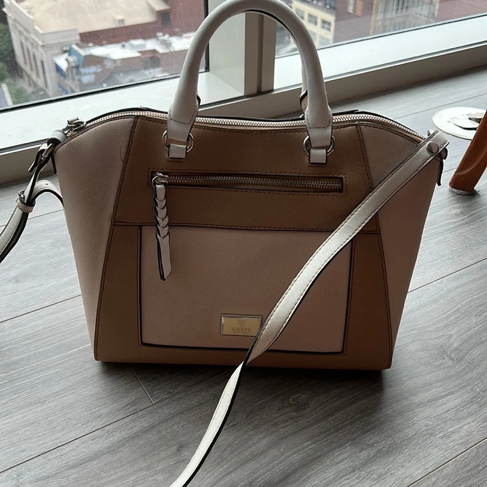 Guess Handbag - Picture 1 of 5